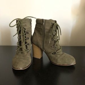 Candies boots Sz.8.5